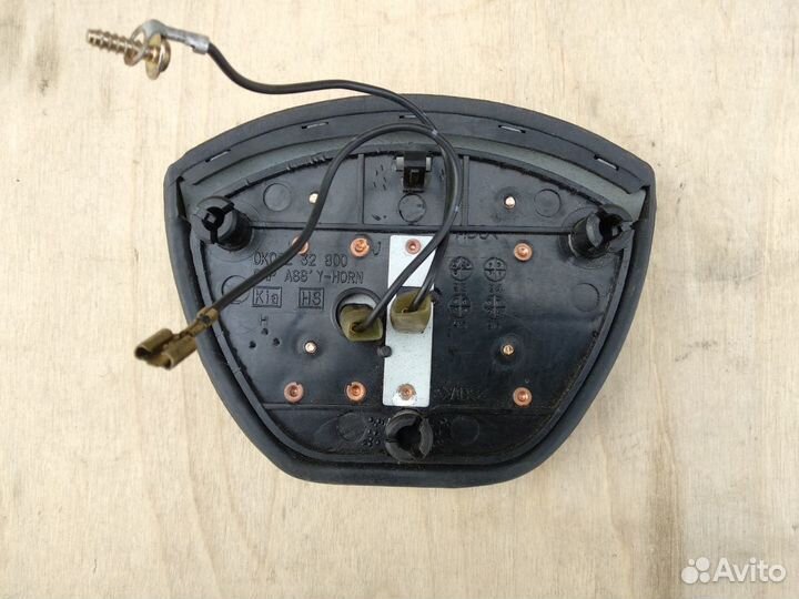 Кнопка звукового сигнала Kia Sportage 1