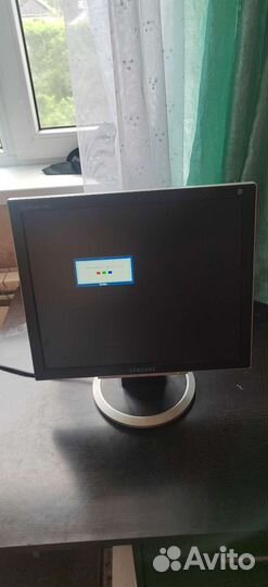 Монитор Samsung