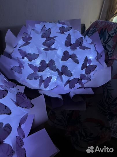 Букет из бабочек с гирляндой