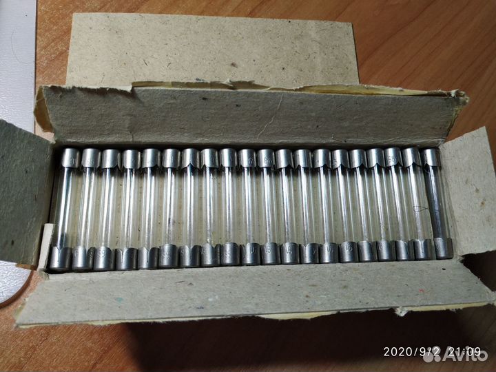 Радиодетали. Предохранители кратно 5 шт