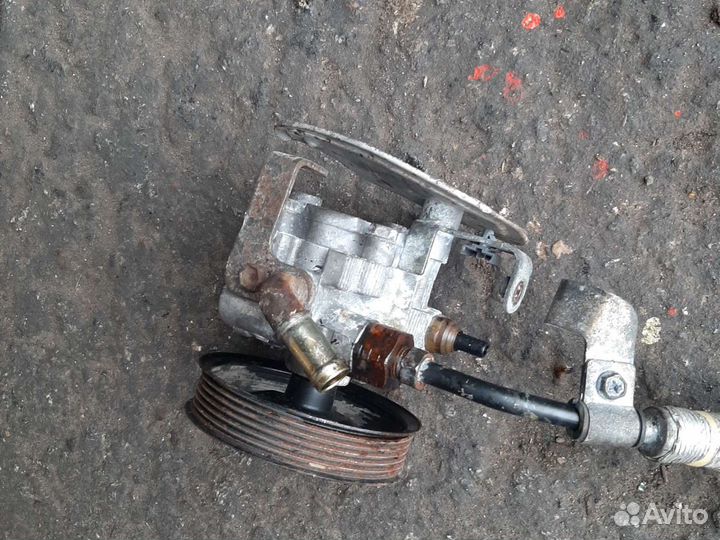 Насос гур Тойота Авенсис 1 1zzfe