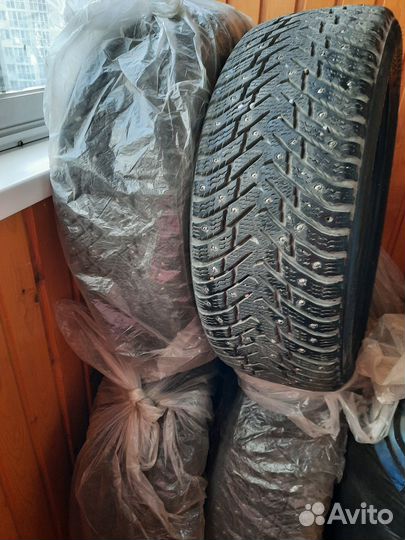 Nokian Tyres Hakkapeliitta 8 215/55 R17