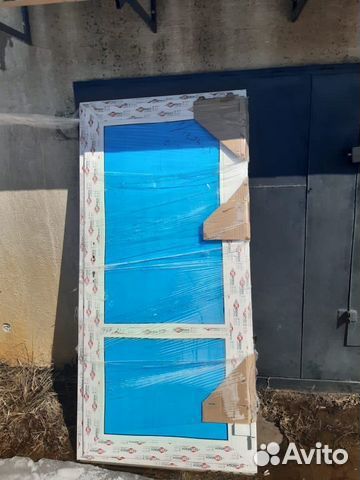 Входная пластиковая дверь белая 900*2100