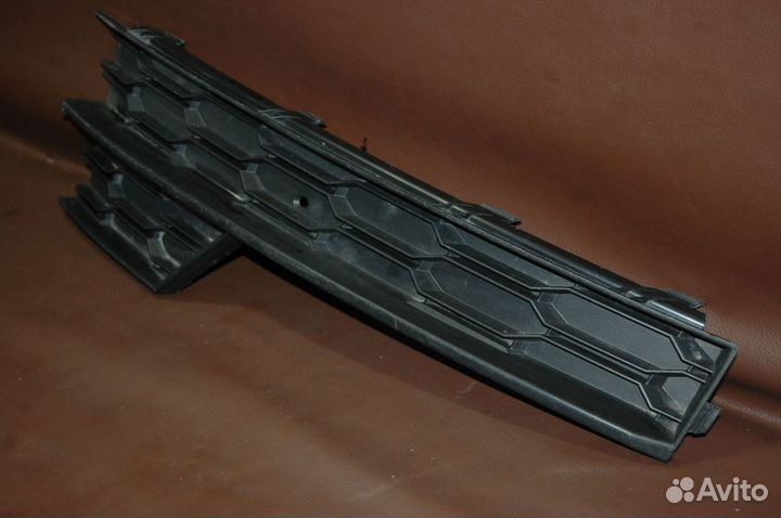 Решетка бампера правая - Skoda Octavia A7 (2013-н)