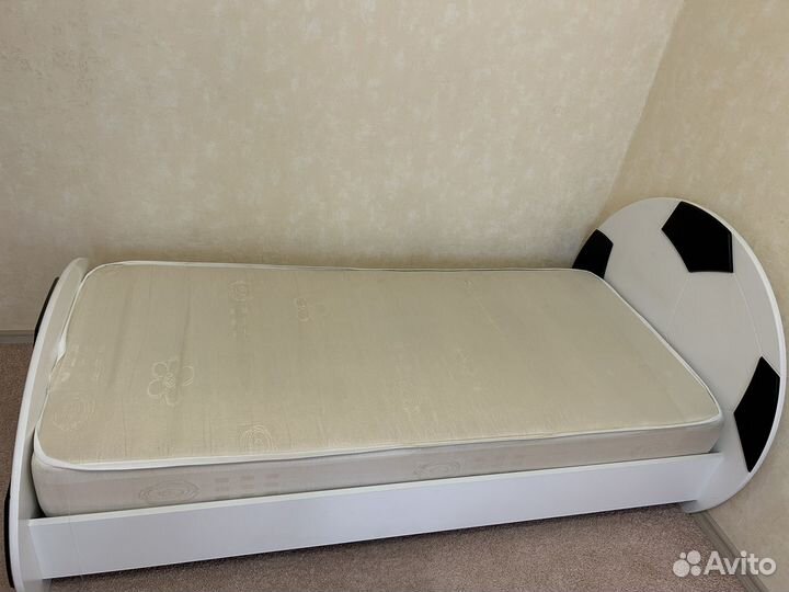 Кровать для мальчика с матрасом