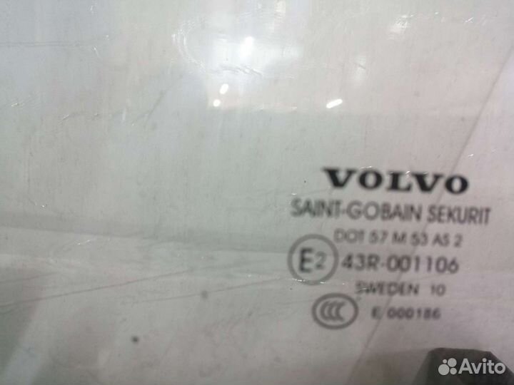 Стекло на левый передний дверь на Volvo Xc 60