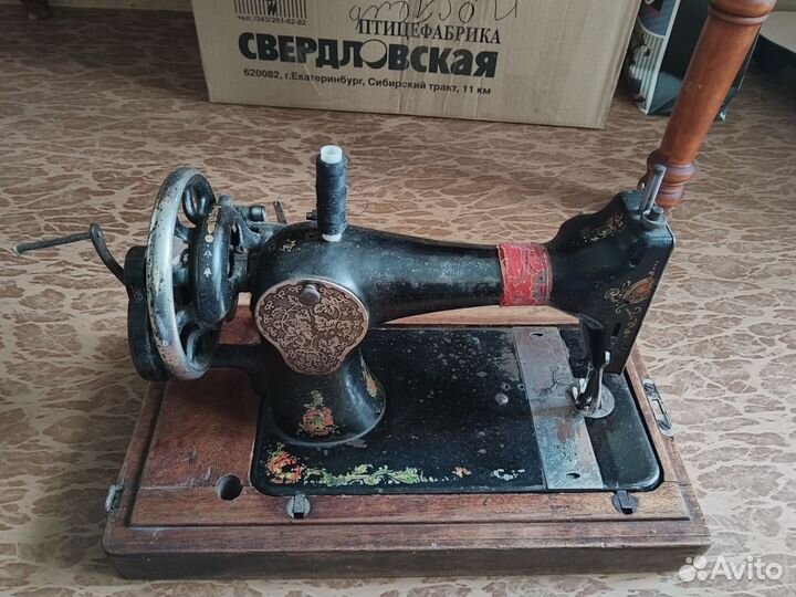 Швейная машина Singer