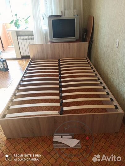 Кровать