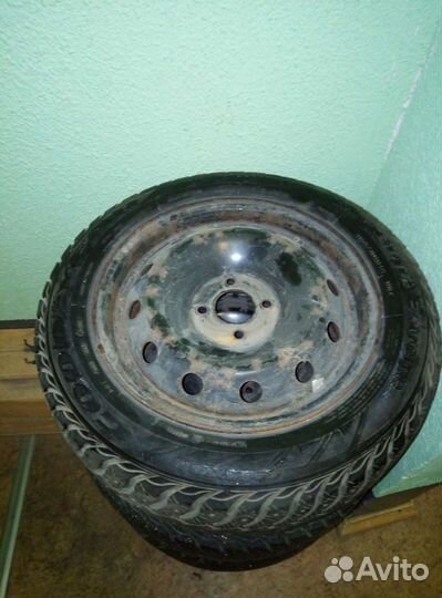 Goodyear UltraGrip 185/60 R15