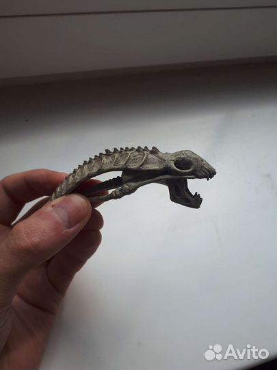 Фигурка чужой