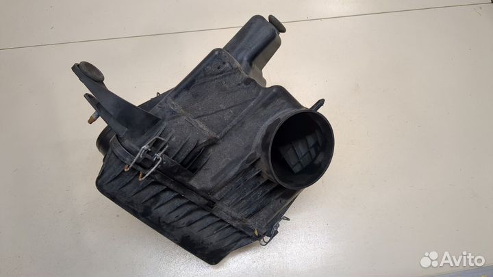 Корпус воздушного фильтра Dodge Grand Caravan, 2011