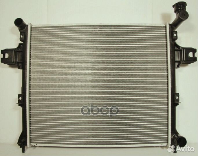 301025R Радиатор охлаждения Jeep Grand Cherokee