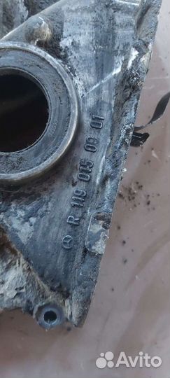 Крышка двигателя передняя на Mercedes m119