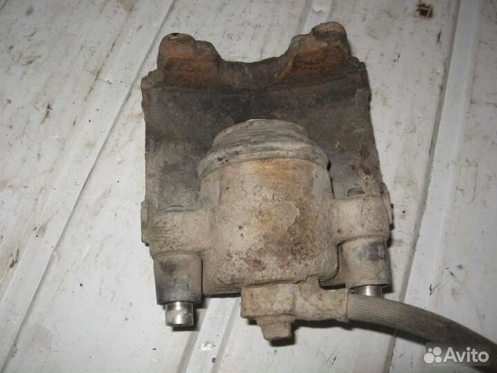 Суппорт передний левый Opel Vectra A 1988-1995