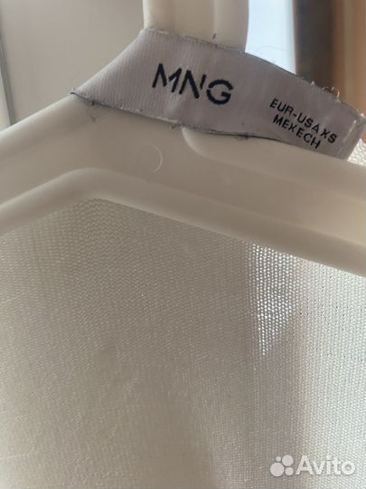 Белая кофта mango