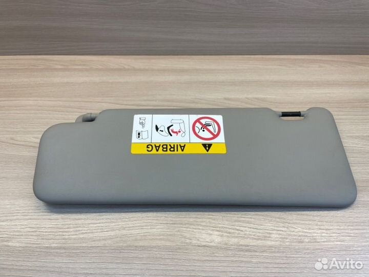 Козырек солнцезащитный правый LADA X-Ray