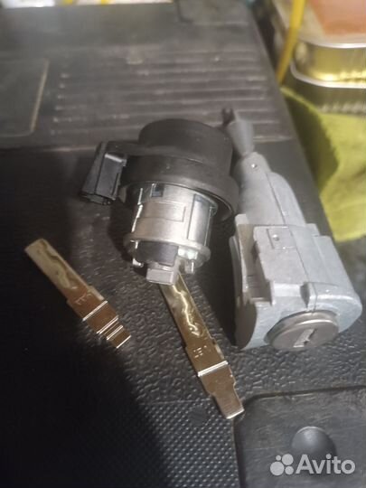 Комплект личинок замков volkswagen polo sedan