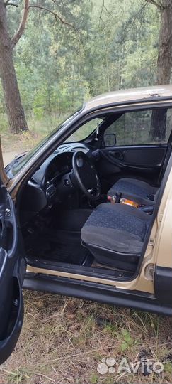 Chevrolet Niva, 2005