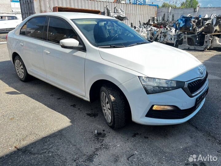 Автомобиль на запчасти Skoda Rapid лифтбек 1.6 MPI