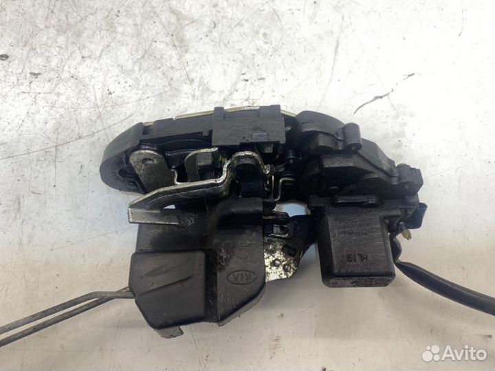 Замок боковой двери задний левый Kia Spectra седан