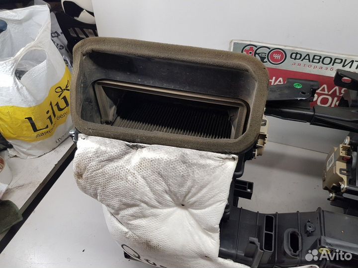 Корпус отопителя (Kia Quoris)