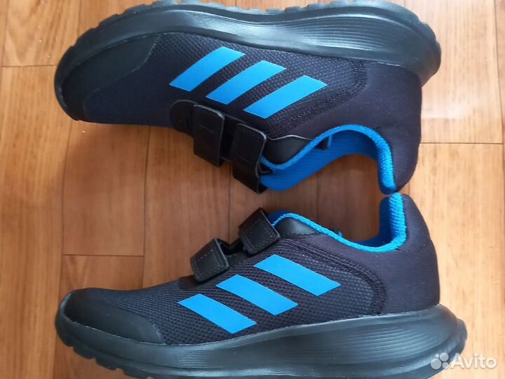 Кроссовки Adidas новые