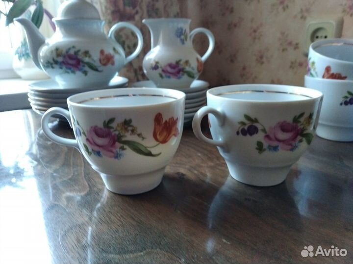 Продается фарфоровый чайный сервиз ГДР