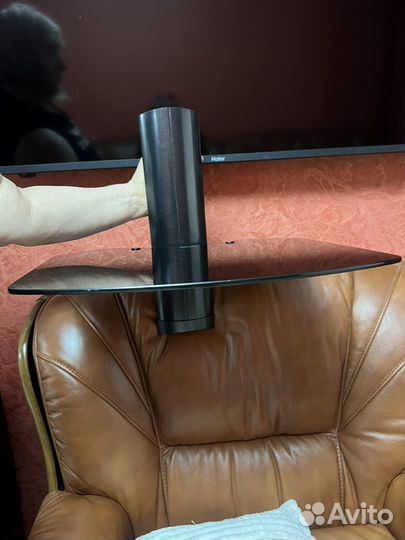 Полка стеклянная для телевизора