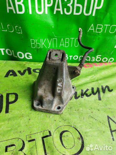 Кронштейн двигателя правый для Audi A4 B5