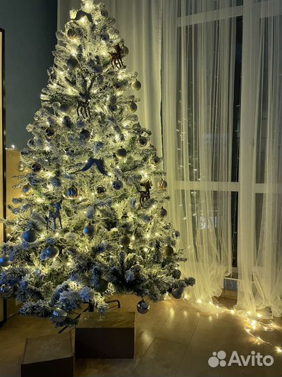 Елка искусственная заснеженная