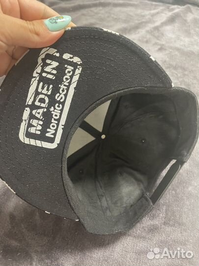 Бейсболка с прямым козырьком