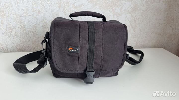 Зеркальный фотоаппарат Canon 600d