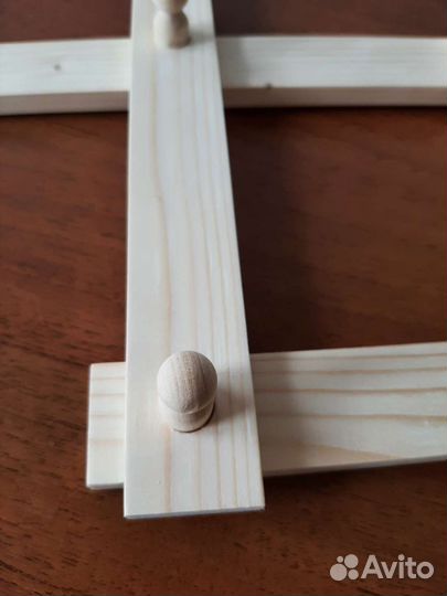 Вешалка настенная деревянная