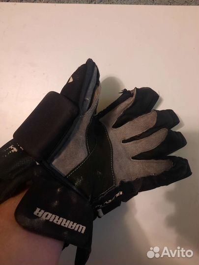 Крага хоккейная одна левая