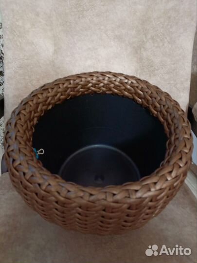 Кашпо для цветов из искусственного ротанга