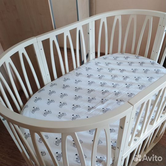 Детская овальная кроватка