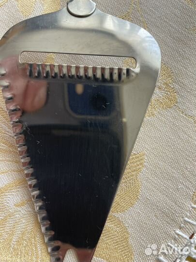 Лопатка для нарезки сыра из Нидерландов