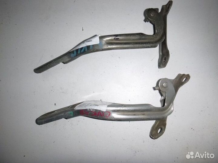 Петля капота левая honda civic 4D 2006