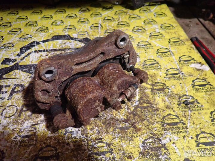 Суппорт передний левый Nissan Murano Z51