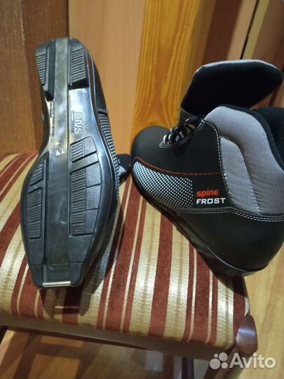 Лыжные ботинки