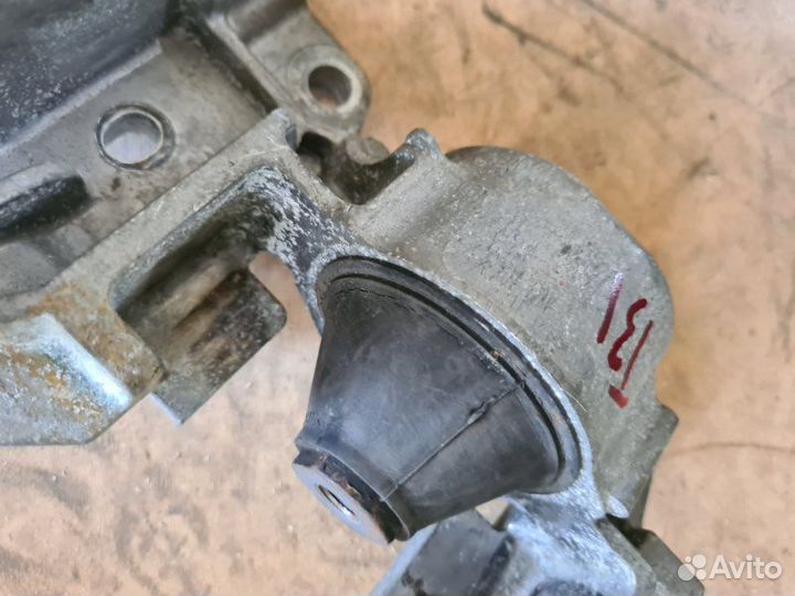 Кронштейн кузова левый Nissan X-Trail T31 2008