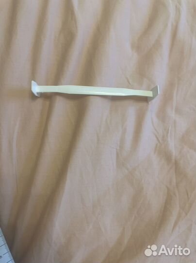 Пластиковые ручки для картонной упаковки