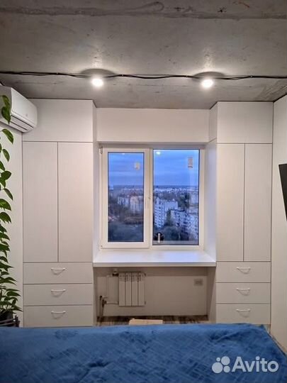 Рабочая зона у окна на заказ