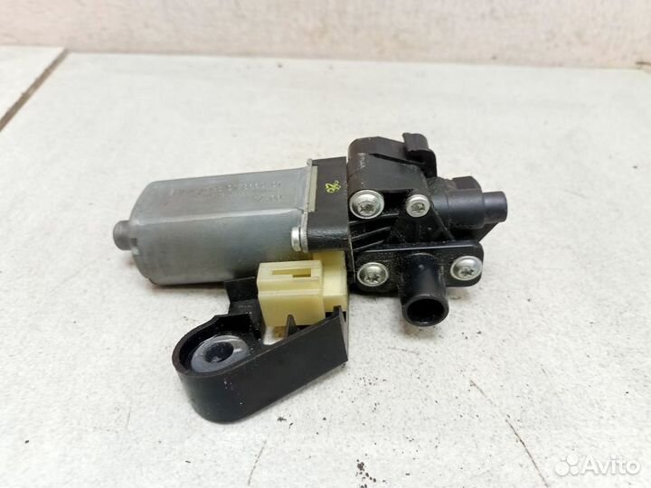 Моторчик шторки двери бмв