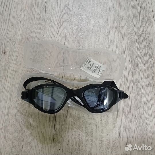 Очки для плавания