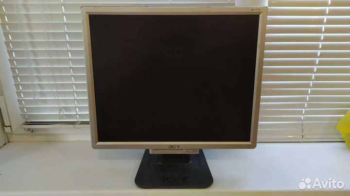Монитор 17