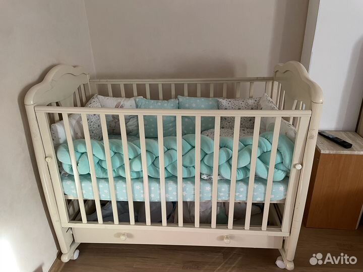 Кроватка качель