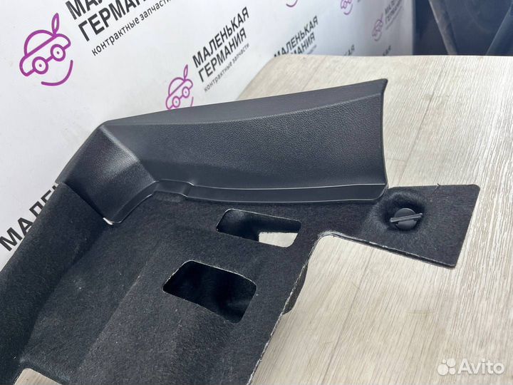 Обшивка салона передняя правая BMW M5 F90 G30 2017