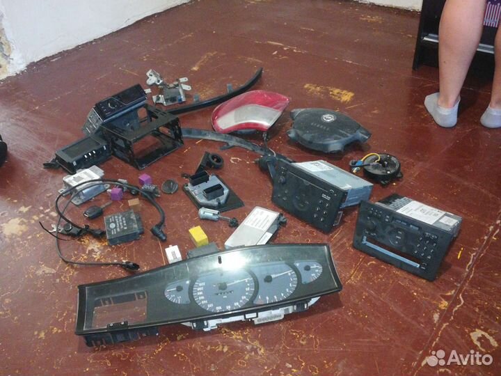 Запчасти на омегу б рест