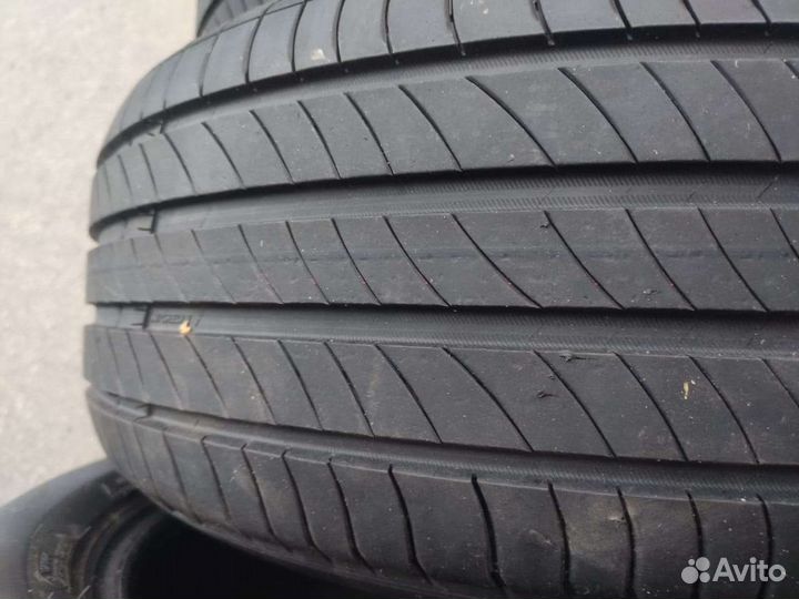 Michelin Primacy 4 235/50 R19